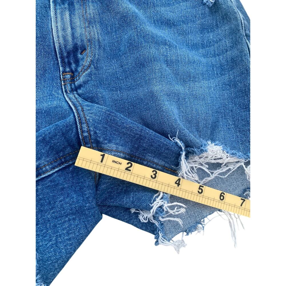 Abercrombie and Fitch The 4" Mom Short High Rise - Size 28/6 - Picture 5 of 7